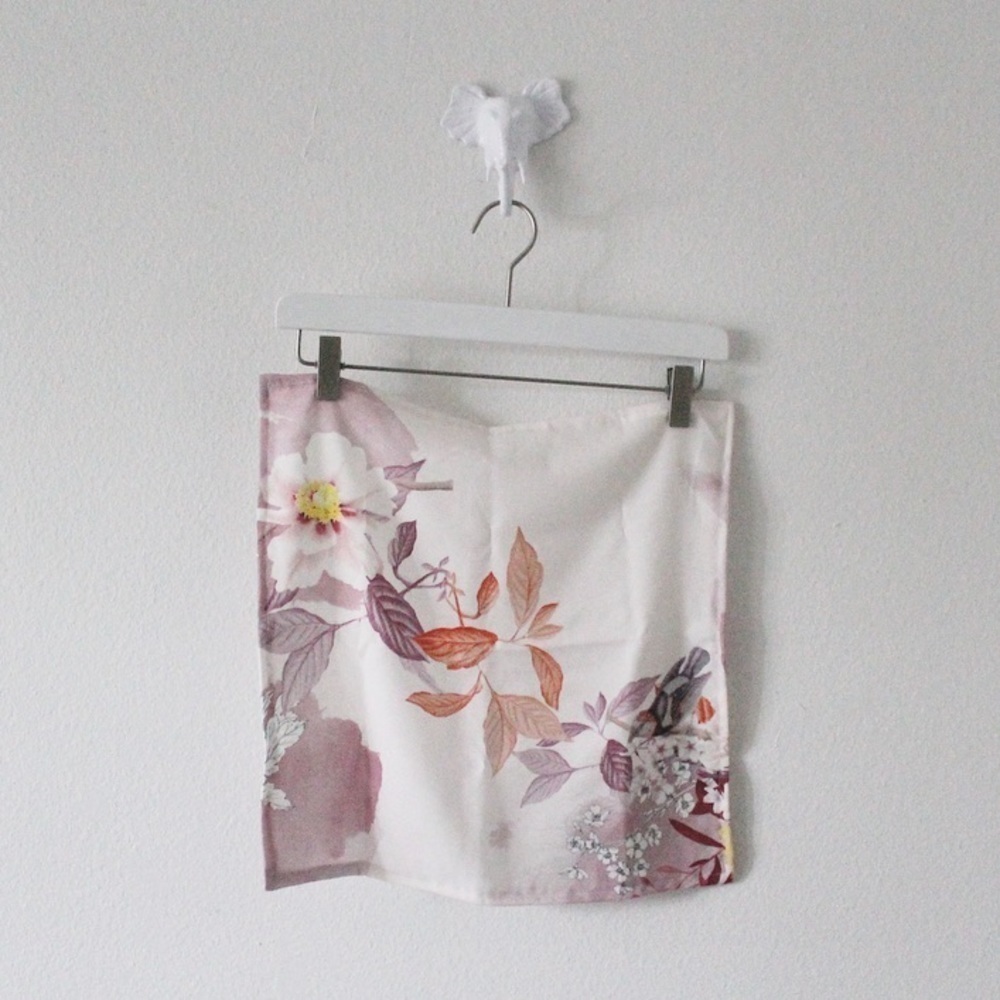 NWT HANDMADE Floral and Bird 16” x 16” Scarf #17 L984